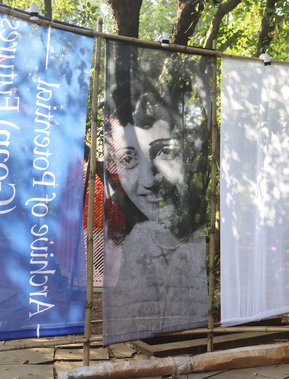 GOA FAMILIA - Archive display of Goan family stories